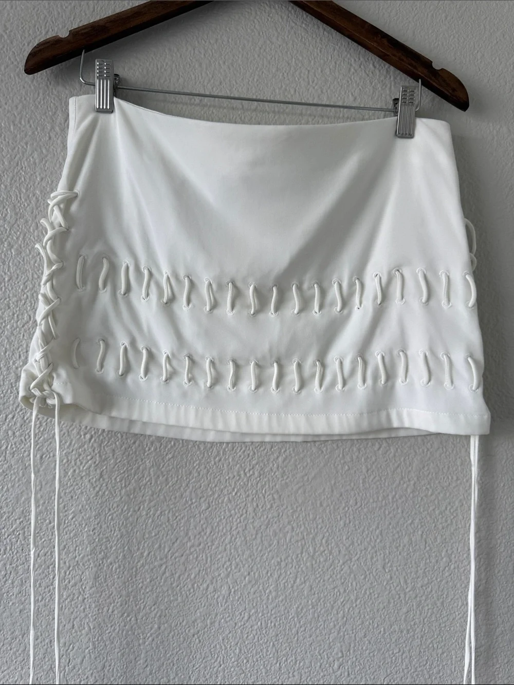 With Jéan White‎ Clement Lace up Side Tie Mini Skirt Medium